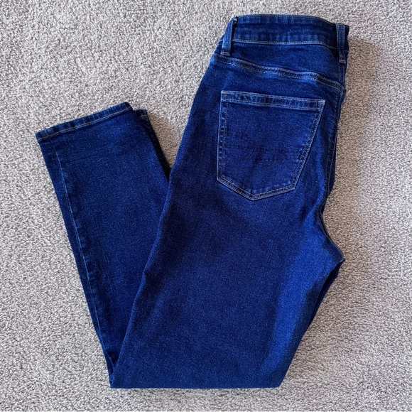 American Eagle Outfitters Denim - AMERICAN EAGLE • Women’s Dark Wash Stretch “Mom Jean” Size- 6